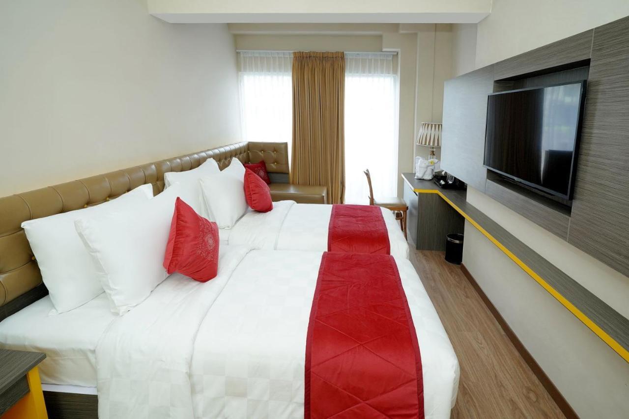 Hotel Ramada By Wyndham Yogyakarta Sleman  Exterior foto