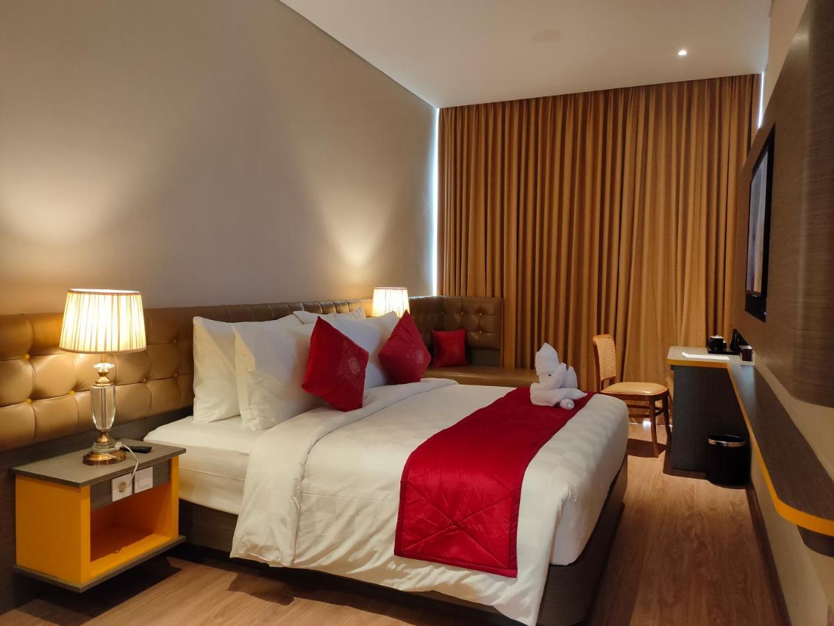 Hotel Ramada By Wyndham Yogyakarta Sleman  Exterior foto