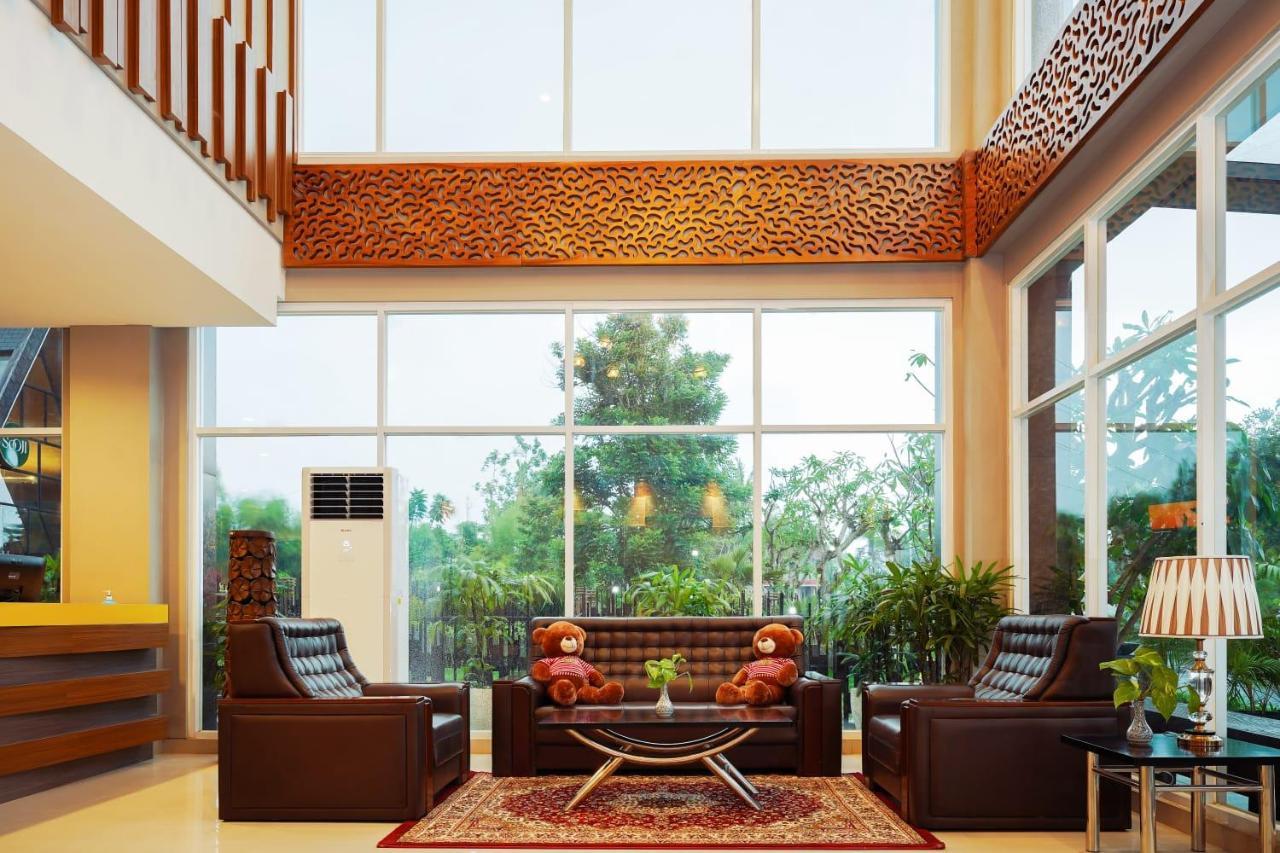 Hotel Ramada By Wyndham Yogyakarta Sleman  Exterior foto