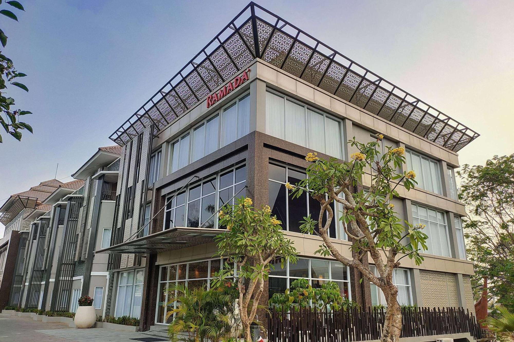 Hotel Ramada By Wyndham Yogyakarta Sleman  Exterior foto