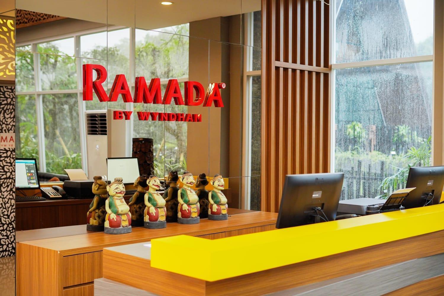 Hotel Ramada By Wyndham Yogyakarta Sleman  Exterior foto