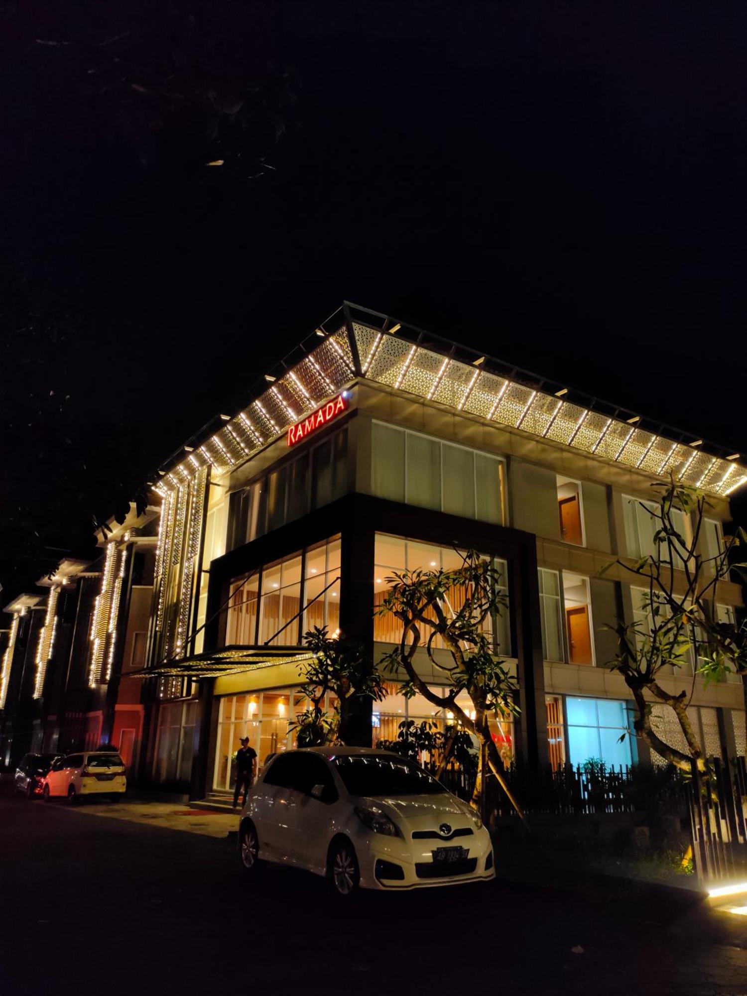 Hotel Ramada By Wyndham Yogyakarta Sleman  Exterior foto