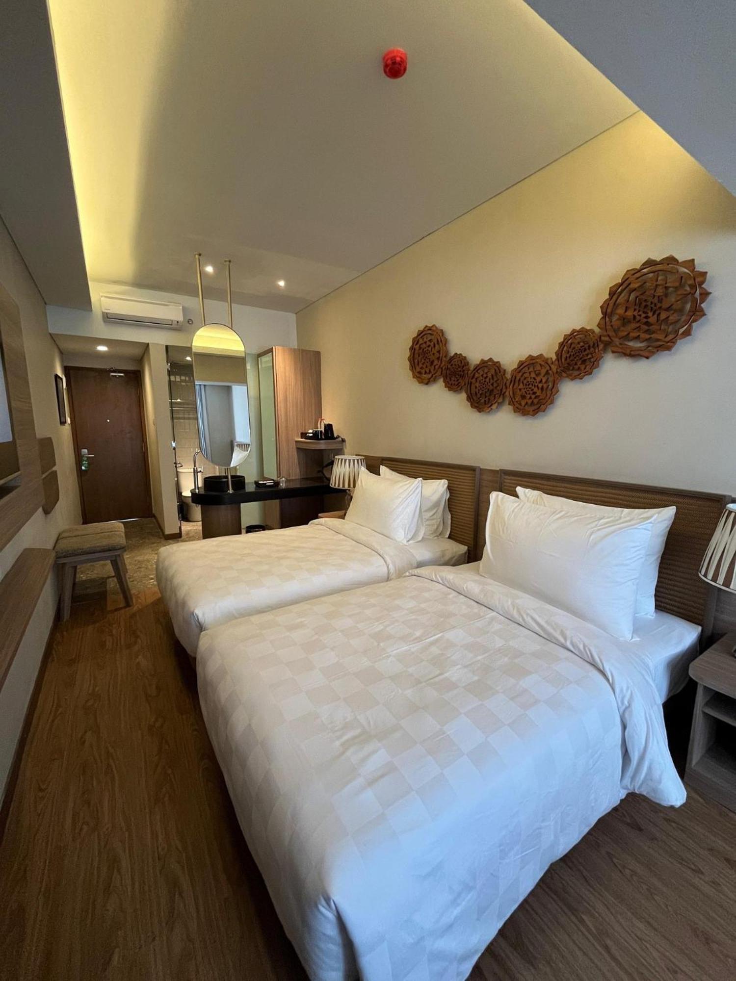 Hotel Ramada By Wyndham Yogyakarta Sleman  Exterior foto